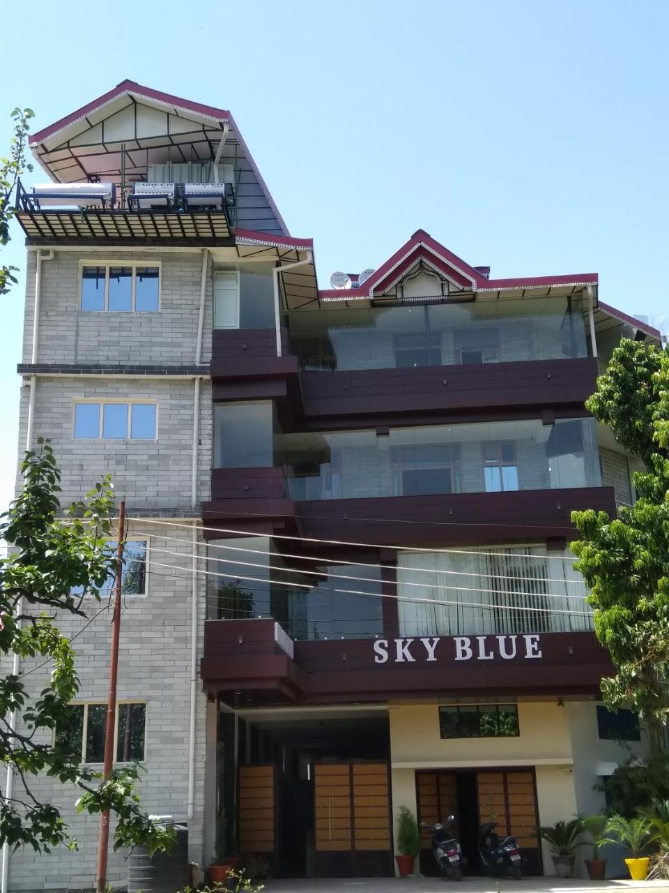 Hotel Sky Bule & Restaurant Khas Nagrota Exteriér fotografie