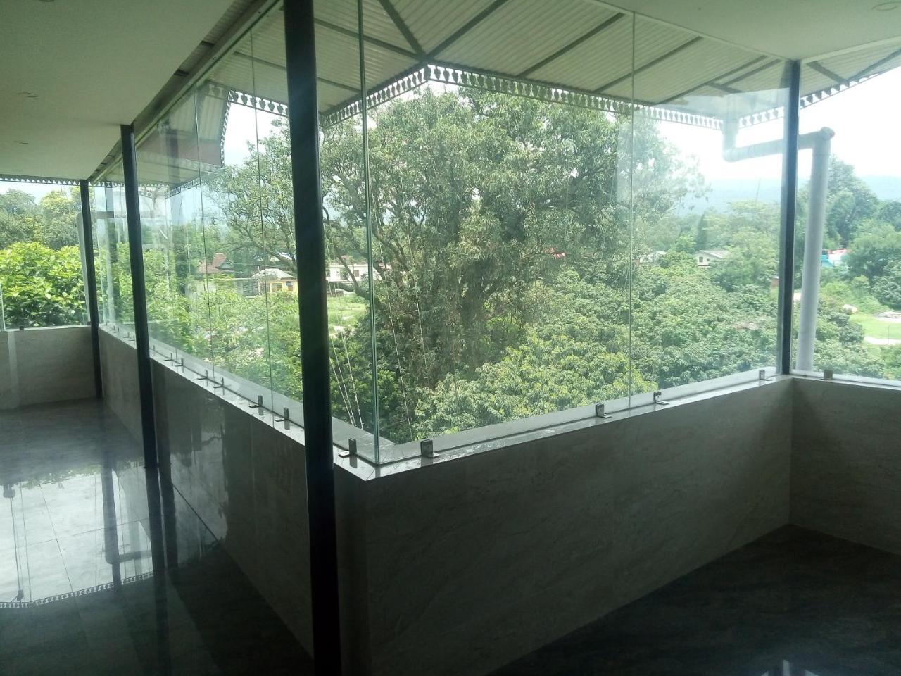 Hotel Sky Bule & Restaurant Khas Nagrota Exteriér fotografie